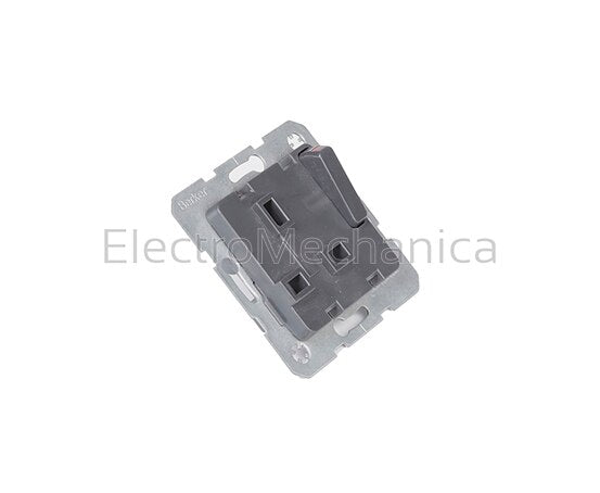 33420219 BRITISH STANDARD SOCKET, Q1/Q3