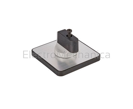 Q64N 64MM ESCUTCHEON + KNOB