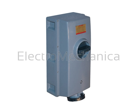 503.3287 32A 3P+N+E IP67 HD SURF SW SOCKET