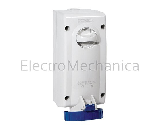 561.3286 32A 3P+E IP67 SURF SWITCH SOCKET